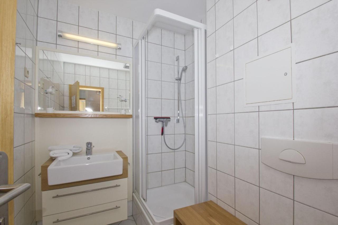Fewo Mit Meerblick, Gratis Nutzung Vom Ahoi Erlebnisbad Und Sauna In Sellin - Haus Blick Zur See Fewo 06 Goehren  Exterior photo